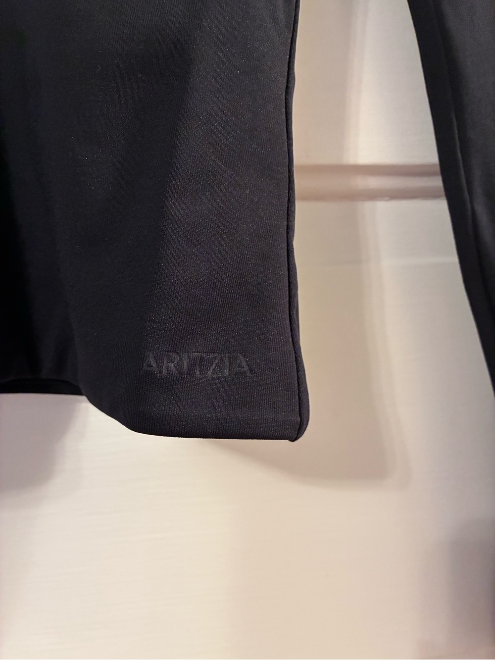 Aritzia Original Contour Astral Women’s Black Scoop Neck Long Sleeve Top XS - Picture 7 of 9